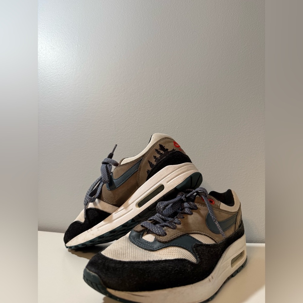 Nike Black and Cream Sneakers